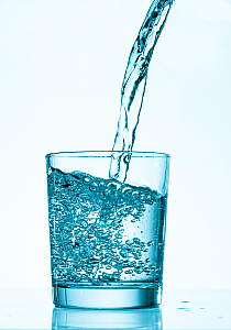 Alle Mitarbeiter erhalten jeden Tag Mineralwasser kostenlos